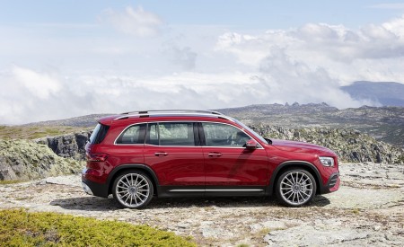 2021 Mercedes-AMG GLB 35 4MATIC (Color: Designo Patagonia Red Metallic) Side Wallpapers 450x275 (79)