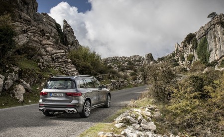 2021 Mercedes-AMG GLB 35 4MATIC (Color: Mountain Gray Metallic) Rear Three-Quarter Wallpapers 450x275 (57)