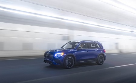 2021 Mercedes-AMG GLB 35 (US-Spec) Front Three-Quarter Wallpapers 450x275 (4)