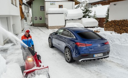 2021 Mercedes-AMG GLE 53 4MATIC Coupe (Color: Brilliant Blue Metallic) Rear Three-Quarter Wallpapers 450x275 (108)