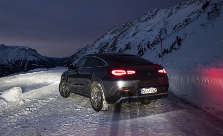 2021 Mercedes-AMG GLE 53 4MATIC Coupe (Color: Selenite Gray Metallic) Rear Three-Quarter Wallpapers 450x275 (132)