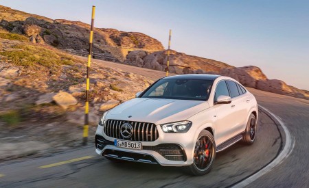 2021 Mercedes-AMG GLE 53 Coupe 4MATIC+ (Color: Designo Diamond White Bright) Front Three-Quarter Wallpapers 450x275 (144)