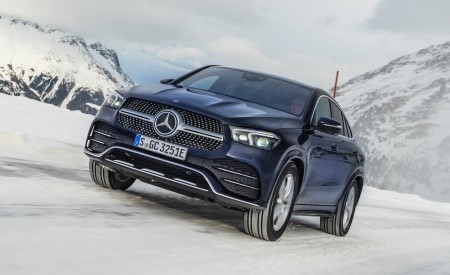 2021 Mercedes-Benz GLE Coupe 350 de 4MATIC Coupe (Color: Cavansite Blue Metallic; Diesel Plug-In Hybrid) Front Three-Quarter Wallpapers 450x275 (7)