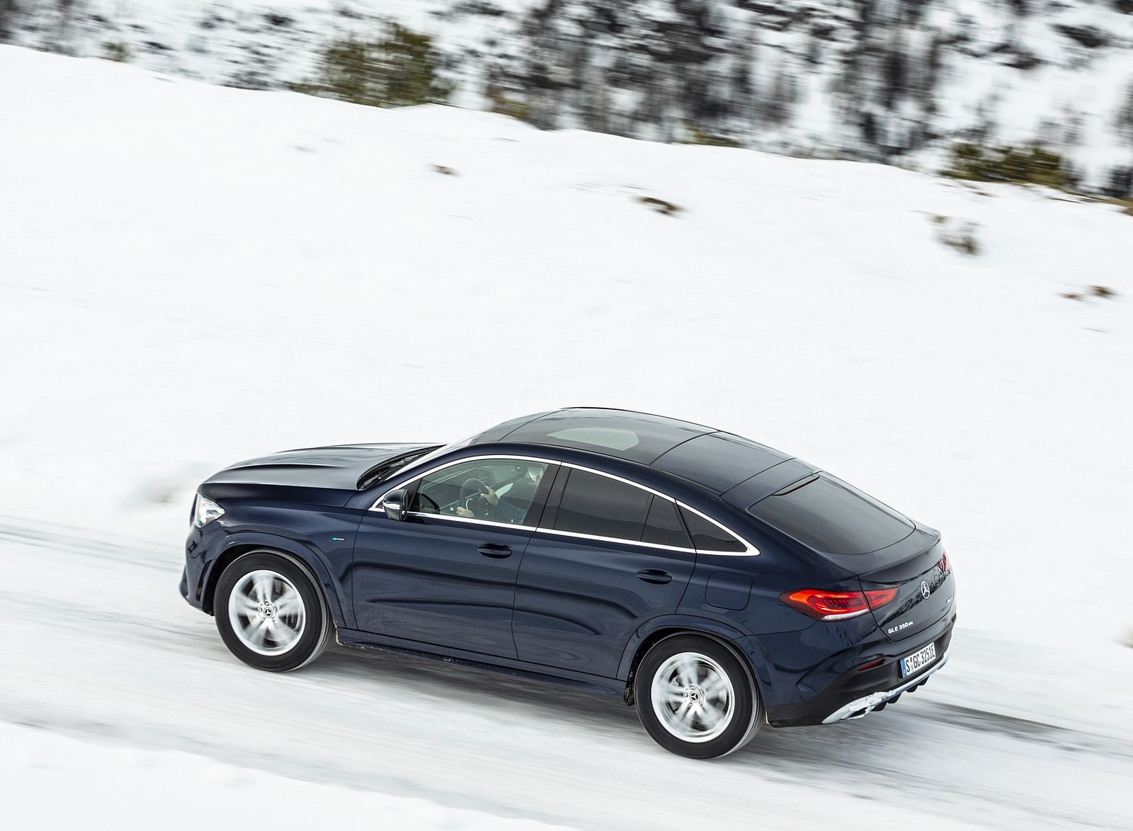 2021 Mercedes-Benz GLE Coupe 350 de 4MATIC Coupe (Color: Cavansite Blue Metallic Diesel Plug-In Hybrid) Rear Three-Quarter Wallpapers (8)
