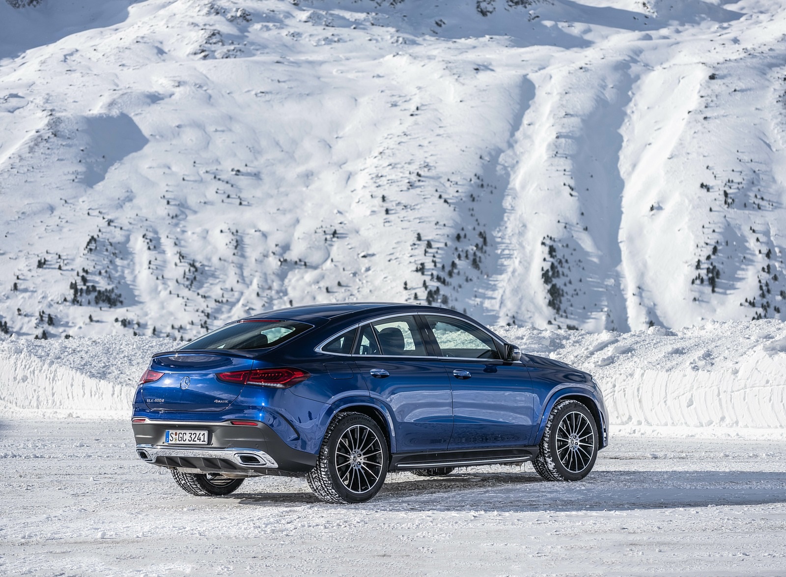 2021 Mercedes-Benz GLE Coupe 400 d 4MATIC Coupe (Color: Brilliant Blue Metallic) Rear Three-Quarter Wallpapers (6)
