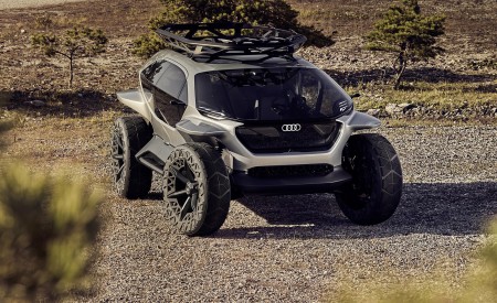 2019 Audi AITRAIL quattro Concept (Color: Solar Sky) Front Wallpapers 450x275 (6)