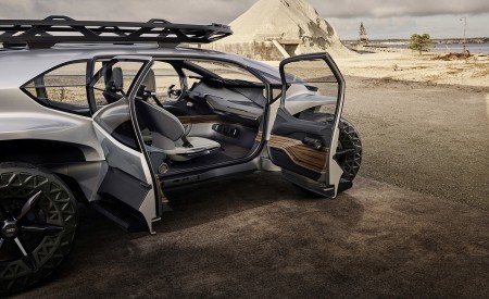 2019 Audi AITRAIL quattro Concept Interior Wallpapers 450x275 (29)