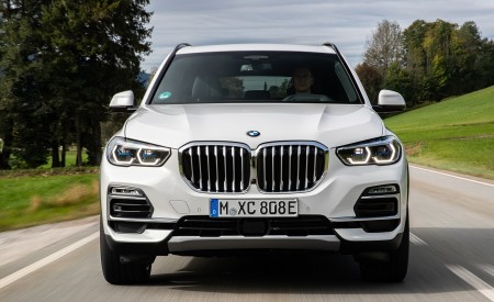 2019 BMW X5 xDrive45e iPerformance Front Wallpapers 450x275 (41)
