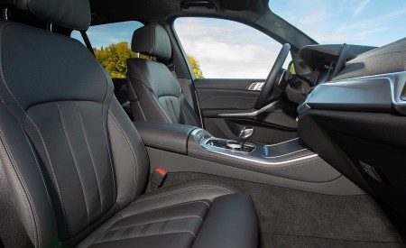 2019 BMW X5 xDrive45e iPerformance Interior Front Seats Wallpapers 450x275 (80)