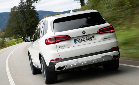2019 BMW X5 xDrive45e iPerformance Rear Wallpapers 450x275 (43)