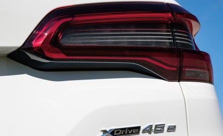 2019 BMW X5 xDrive45e iPerformance Tail Light Wallpapers 450x275 (58)
