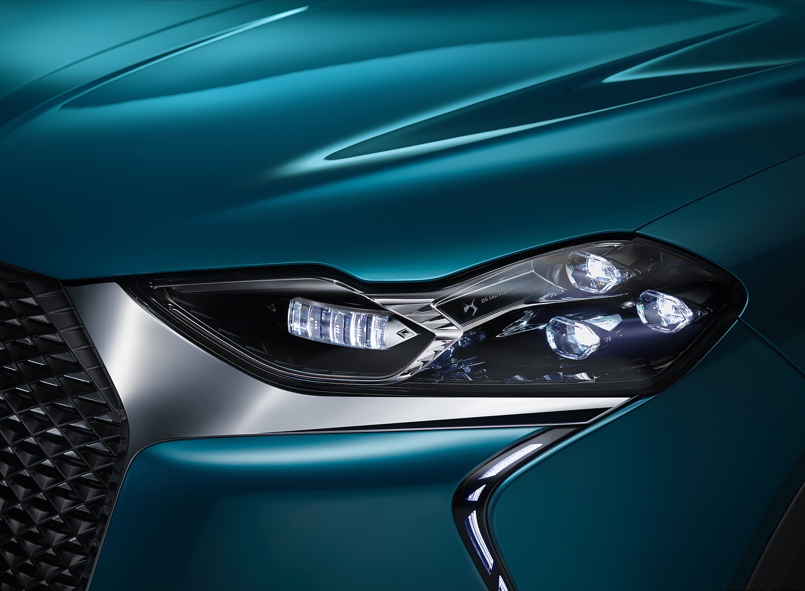 2019 DS 3 CROSSBACK Headlight Wallpapers (14)