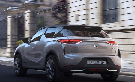2019 DS 3 CROSSBACK Rear Three-Quarter Wallpapers 450x275 (9)