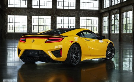 2020 Acura NSX (Color: Indy Yellow Pearl) Rear Three-Quarter Wallpapers 450x275 (11)