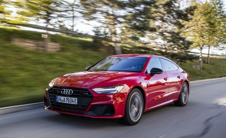 2020 Audi A7 Sportback 55 TFSI e quattro Plug-In Hybrid (Color: Tango Red) Front Three-Quarter Wallpapers 450x275 (12)