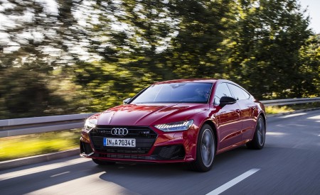 2020 Audi A7 Sportback 55 TFSI e quattro Plug-In Hybrid (Color: Tango Red) Front Three-Quarter Wallpapers 450x275 (14)