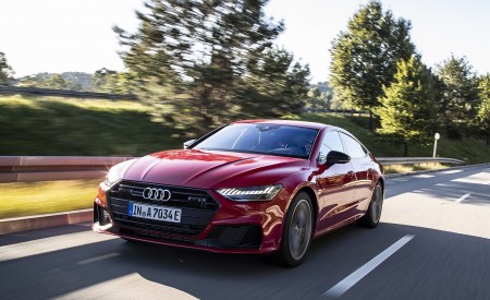 2020 Audi A7 Sportback 55 TFSI e quattro Plug-In Hybrid (Color: Tango Red) Front Three-Quarter Wallpapers 450x275 (15)