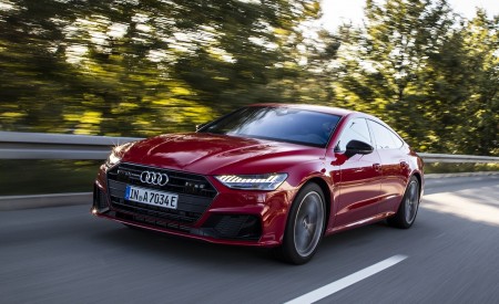 2020 Audi A7 Sportback 55 TFSI e quattro Plug-In Hybrid (Color: Tango Red) Front Three-Quarter Wallpapers 450x275 (16)