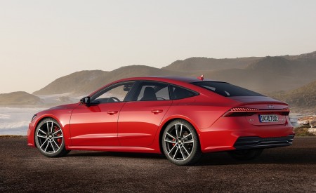2020 Audi A7 Sportback 55 TFSI e quattro (Plug-In Hybrid; Color: Tango Red) Rear Three-Quarter Wallpapers 450x275 (70)