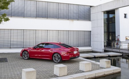 2020 Audi A7 Sportback 55 TFSI e quattro Plug-In Hybrid (Color: Tango Red) Side Wallpapers 450x275 (38)