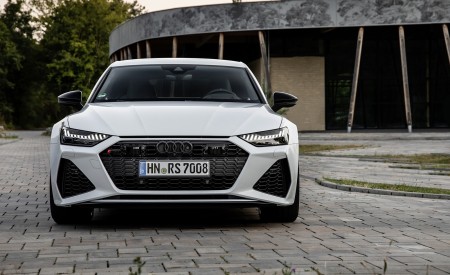 2020 Audi RS 7 Sportback (Color: Glacier White) Front Wallpapers 450x275 (30)