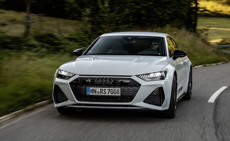 2020 Audi RS 7 Sportback (Color: Glacier White) Front Wallpapers 450x275 (25)