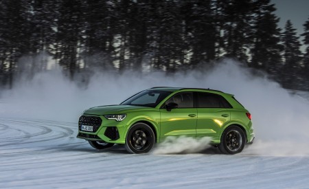 2020 Audi RS Q3 (Color: Kyalami Green) Front Three-Quarter Wallpapers 450x275 (25)