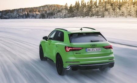 2020 Audi RS Q3 (Color: Kyalami Green) Rear Three-Quarter Wallpapers 450x275 (30)