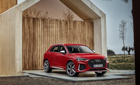 2020 Audi RS Q3 (Color: Tango Red) Front Three-Quarter Wallpapers 450x275 (57)