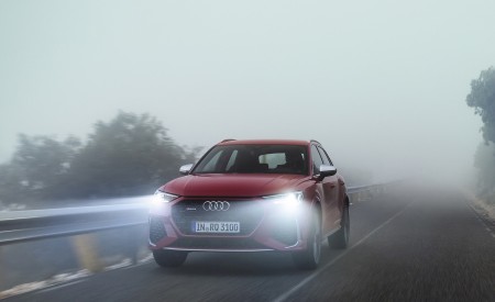 2020 Audi RS Q3 (Color: Tango Red) Front Wallpapers 450x275 (59)