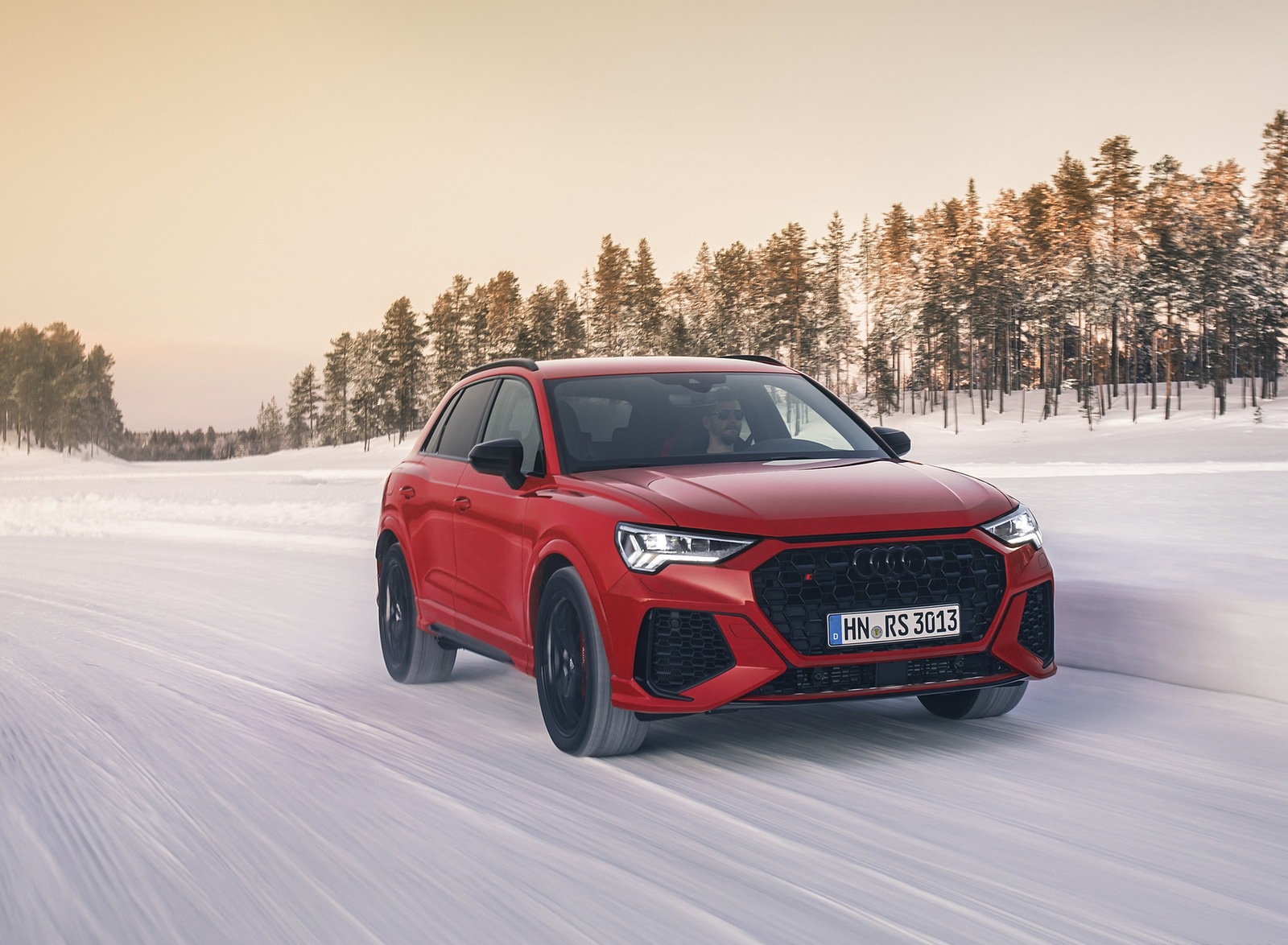 2020 Audi RS Q3 (Color: Tango Red) Front Wallpapers (2)