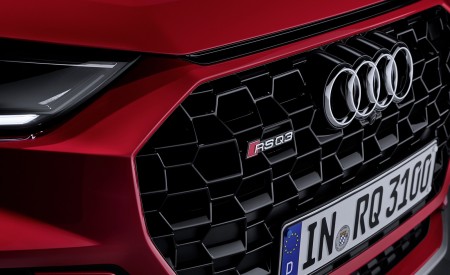 2020 Audi RS Q3 (Color: Tango Red) Grill Wallpapers 450x275 (79)