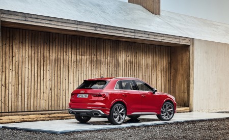 2020 Audi RS Q3 (Color: Tango Red) Rear Three-Quarter Wallpapers 450x275 (61)