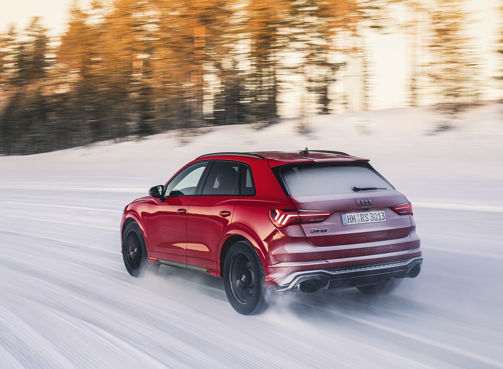 2020 Audi RS Q3 (Color: Tango Red) Rear Three-Quarter Wallpapers (6)