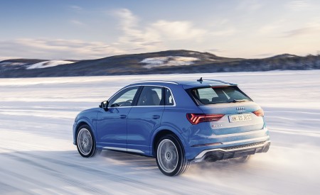2020 Audi RS Q3 (Color: Turbo Blue) Rear Three-Quarter Wallpapers 450x275 (43)