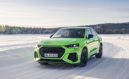 2020 Audi RS Q3 Sportback (Color: Kyalami Green) Front Three-Quarter Wallpapers 450x275 (32)