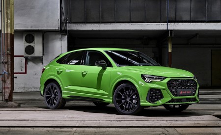 2020 Audi RS Q3 Sportback (Color: Kyalami Green) Front Three-Quarter Wallpapers 450x275 (84)