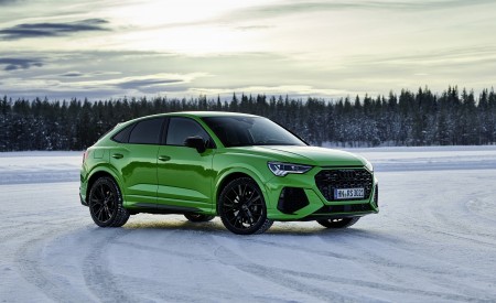 2020 Audi RS Q3 Sportback (Color: Kyalami Green) Front Three-Quarter Wallpapers 450x275 (36)