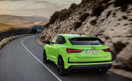 2020 Audi RS Q3 Sportback (Color: Kyalami Green) Rear Three-Quarter Wallpapers 450x275 (67)