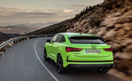 2020 Audi RS Q3 Sportback (Color: Kyalami Green) Rear Three-Quarter Wallpapers 450x275 (68)