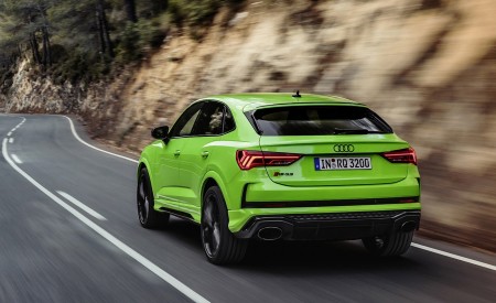 2020 Audi RS Q3 Sportback (Color: Kyalami Green) Rear Three-Quarter Wallpapers 450x275 (69)