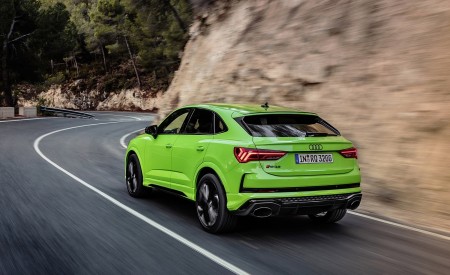 2020 Audi RS Q3 Sportback (Color: Kyalami Green) Rear Three-Quarter Wallpapers 450x275 (70)