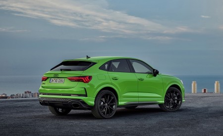 2020 Audi RS Q3 Sportback (Color: Kyalami Green) Rear Three-Quarter Wallpapers 450x275 (78)