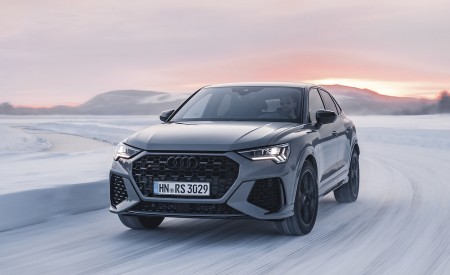 2020 Audi RS Q3 Sportback (Color: Nardo Gray) Front Three-Quarter Wallpapers 450x275 (41)