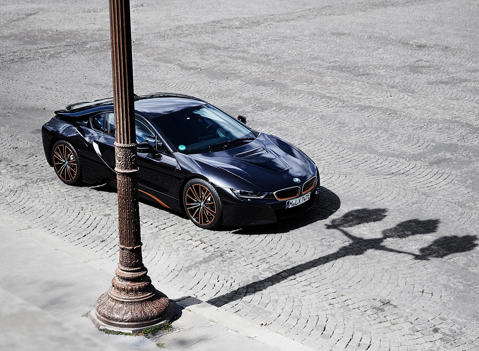 2020 BMW i8 Ultimate Sophisto Edition Front Three-Quarter Wallpapers (2)