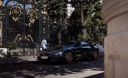 2020 BMW i8 Ultimate Sophisto Edition Front Three-Quarter Wallpapers 450x275 (4)