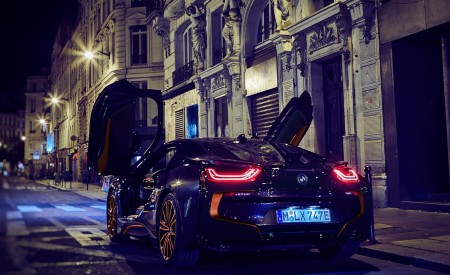 2020 BMW i8 Ultimate Sophisto Edition Rear Three-Quarter Wallpapers 450x275 (10)