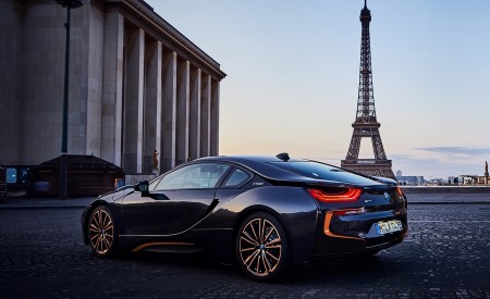 2020 BMW i8 Ultimate Sophisto Edition Rear Three-Quarter Wallpapers 450x275 (5)
