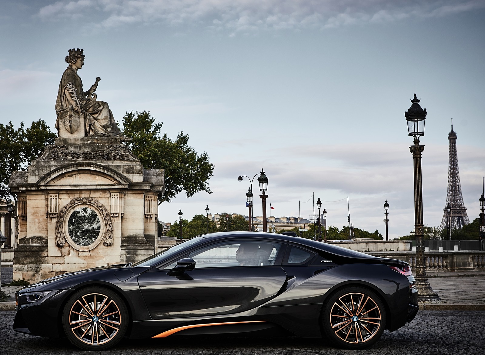 2020 BMW i8 Ultimate Sophisto Edition Side Wallpapers (8)