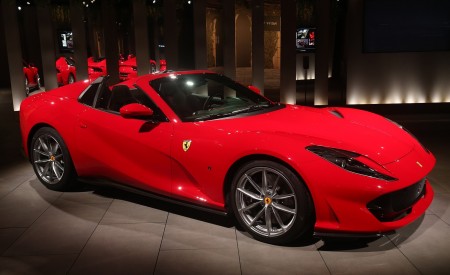 2020 Ferrari 812 GTS Presentation Wallpapers 450x275 (8)